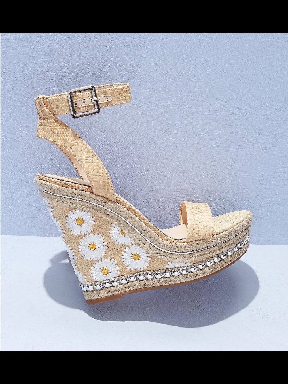 Never Worn Jessica Simpson "Alinda" Beige Daisy Embellished Wedge Sandals Sz 8